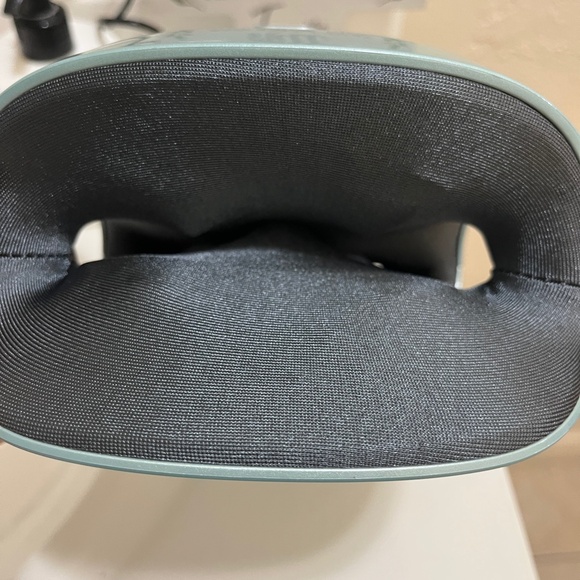 Cincom Portable Hand Massager Teal Cordless with Heat and Compression Arthritis - Picture 8 of 9